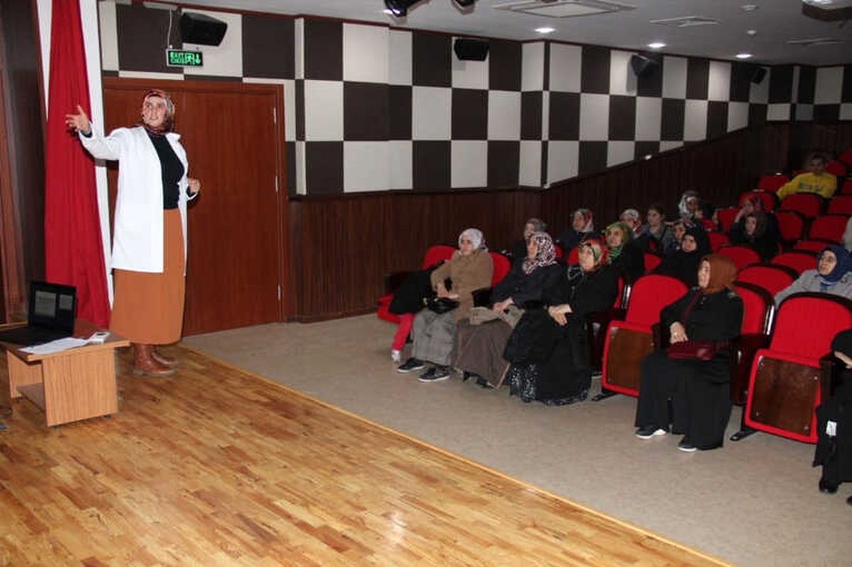 Bilgi Evleri\'nde Anne-babalar İçin Eğitim Dönemi Başlıyor