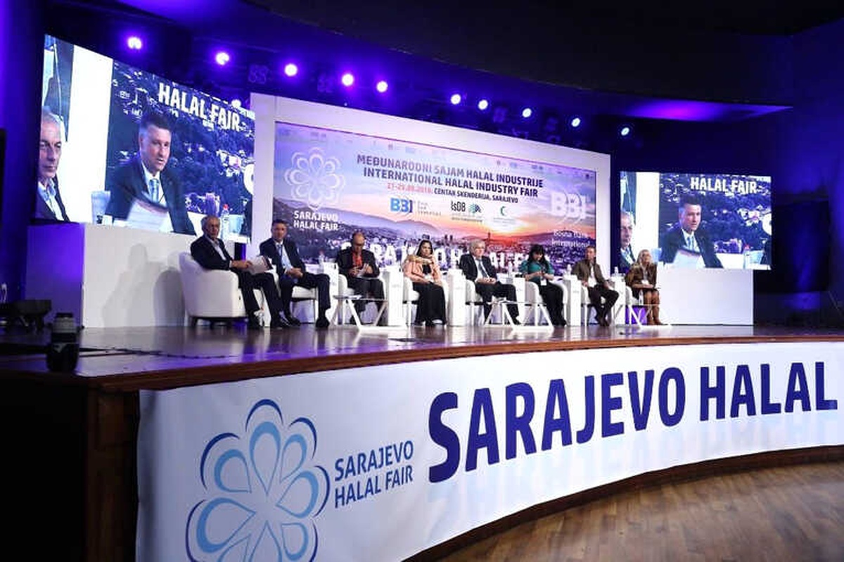 Bosna Hersek\'teki Helal Fuarı\'na İlgi Artıyor
