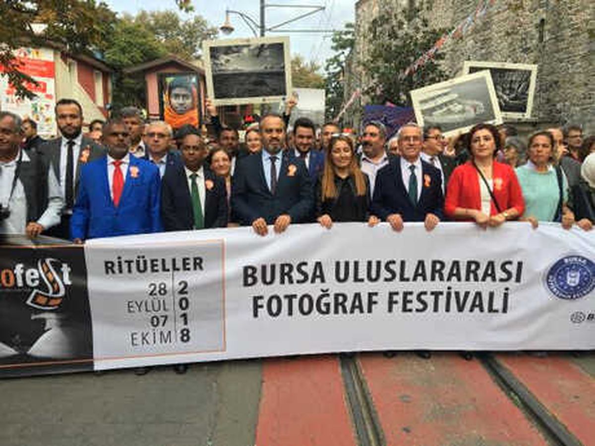 Bursafotofest\' Kortej Yürüyüşü ile Başladı