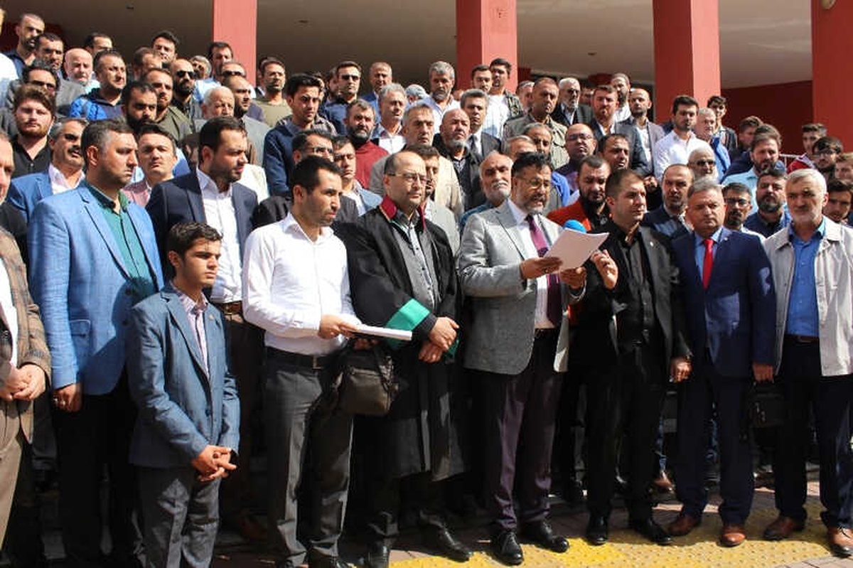 CHP\'li Belediye Meclis Üyesinin Sosyal Medya Paylaşımına Suç Duyurusu