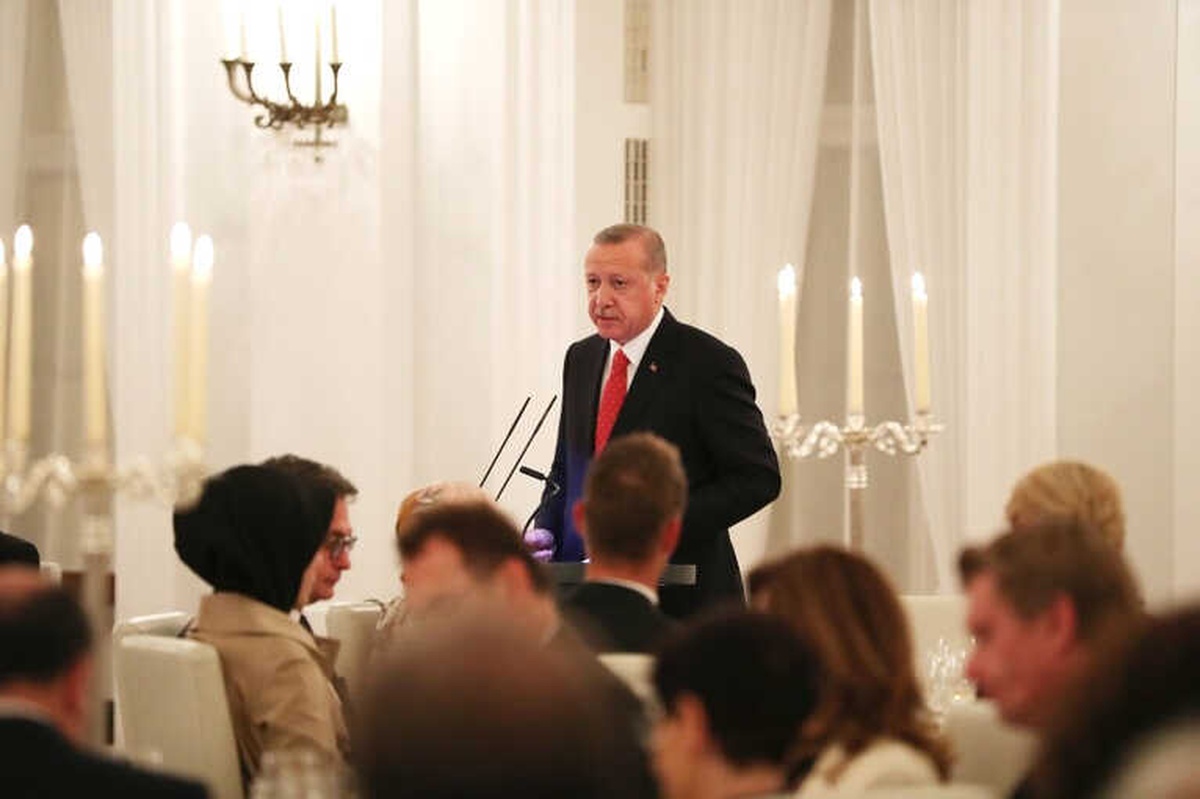 Cumhurbaşkanı Erdoğan: "Teröristler Almanya\'da Elini Kolunu Sallayarak Dolaşmaktadır"