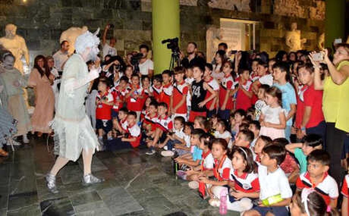 Devlet Tiyatroları, 100 Yeni Oyun Sahneleyecek
