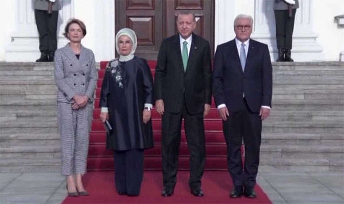 Erdoğan, Almanya\'da Askeri Törenle Karşılandı