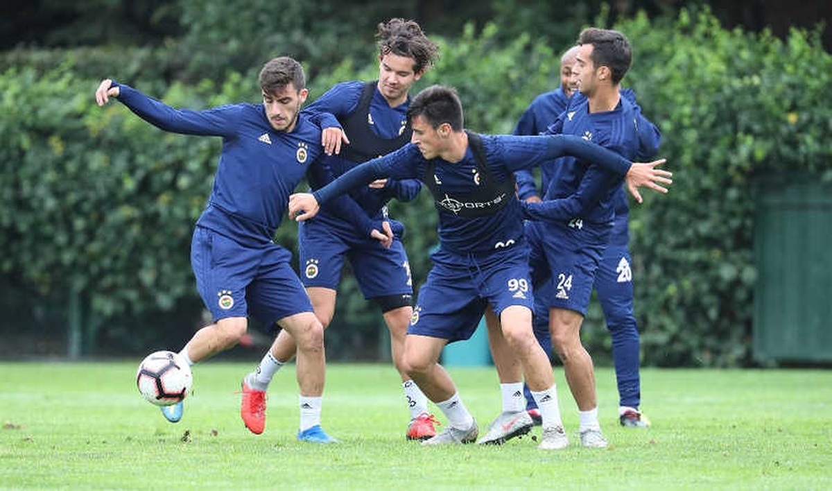 Fenerbahçe\'de Rizespor Maçı Hazırlıkları Sürüyor