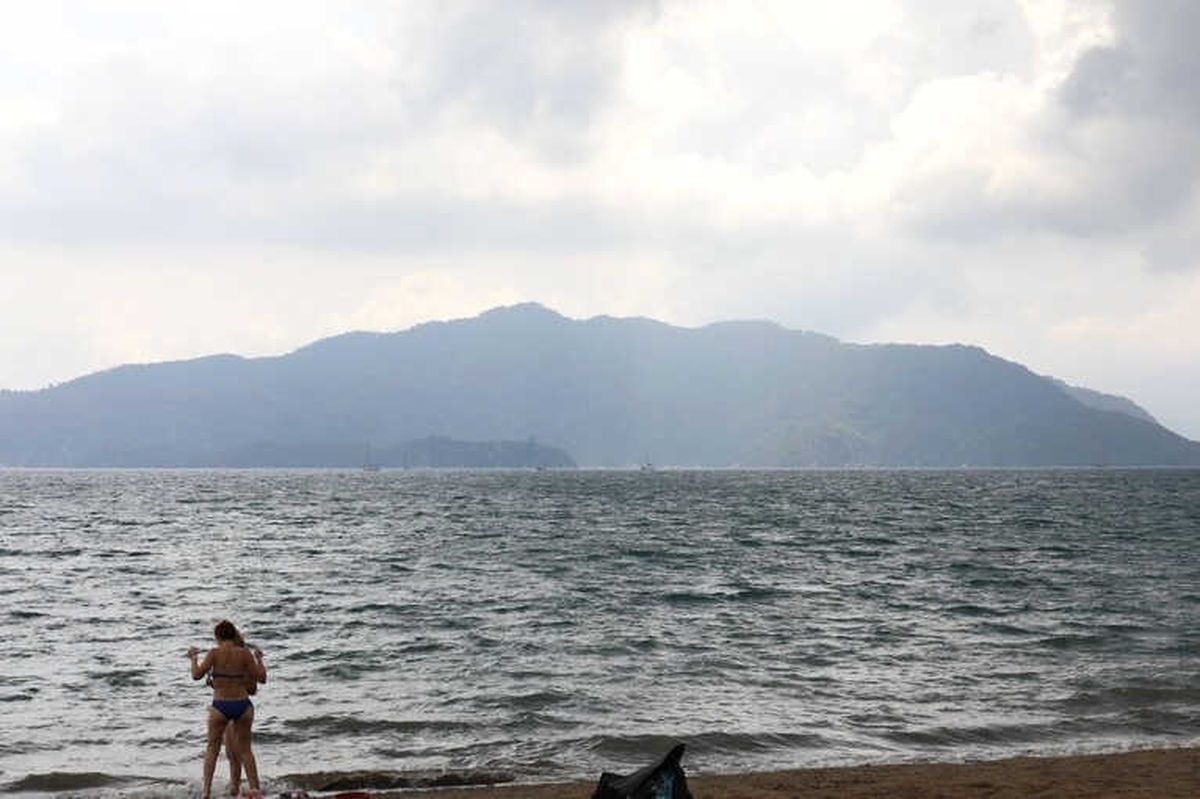 Fırtına Öncesi Deniz Keyfi