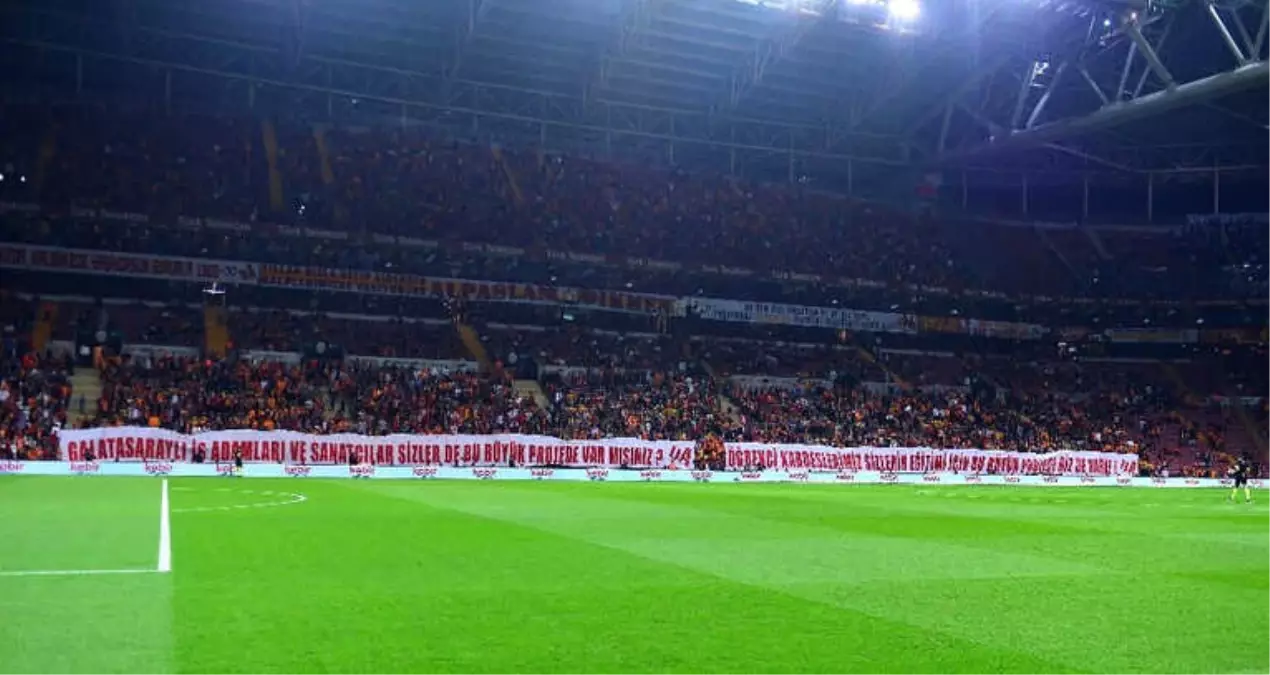 Galatasaray Golleri Evinde Atıyor