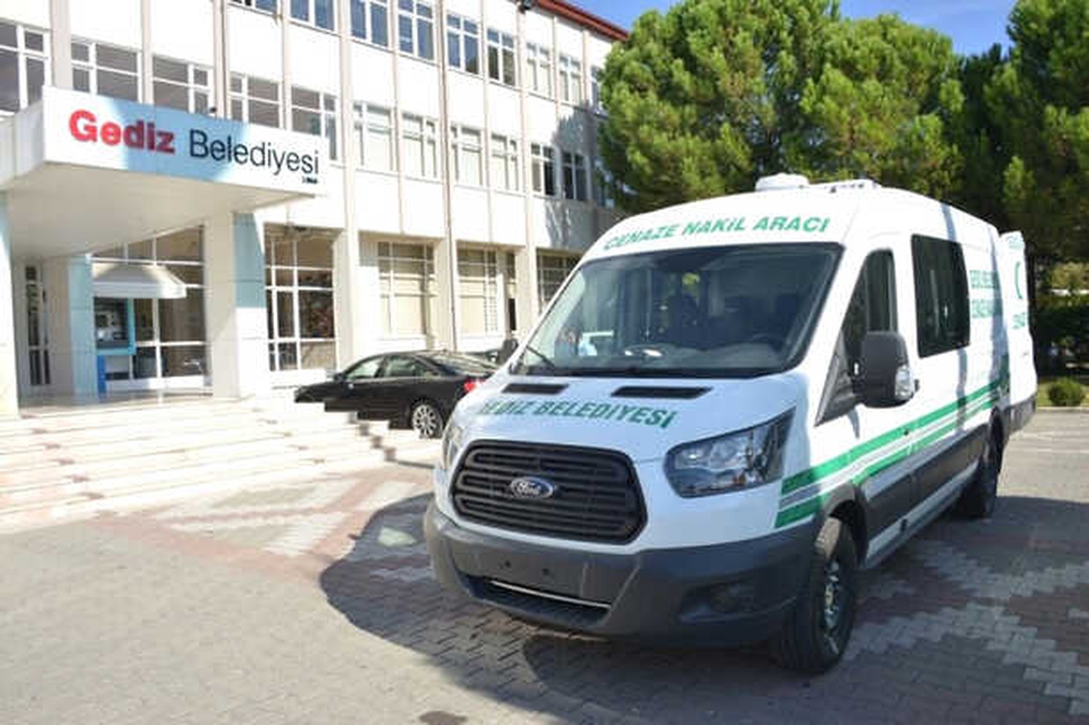 Gediz Belediyesi\'ne Yeni Cenaze Nakil Aracı