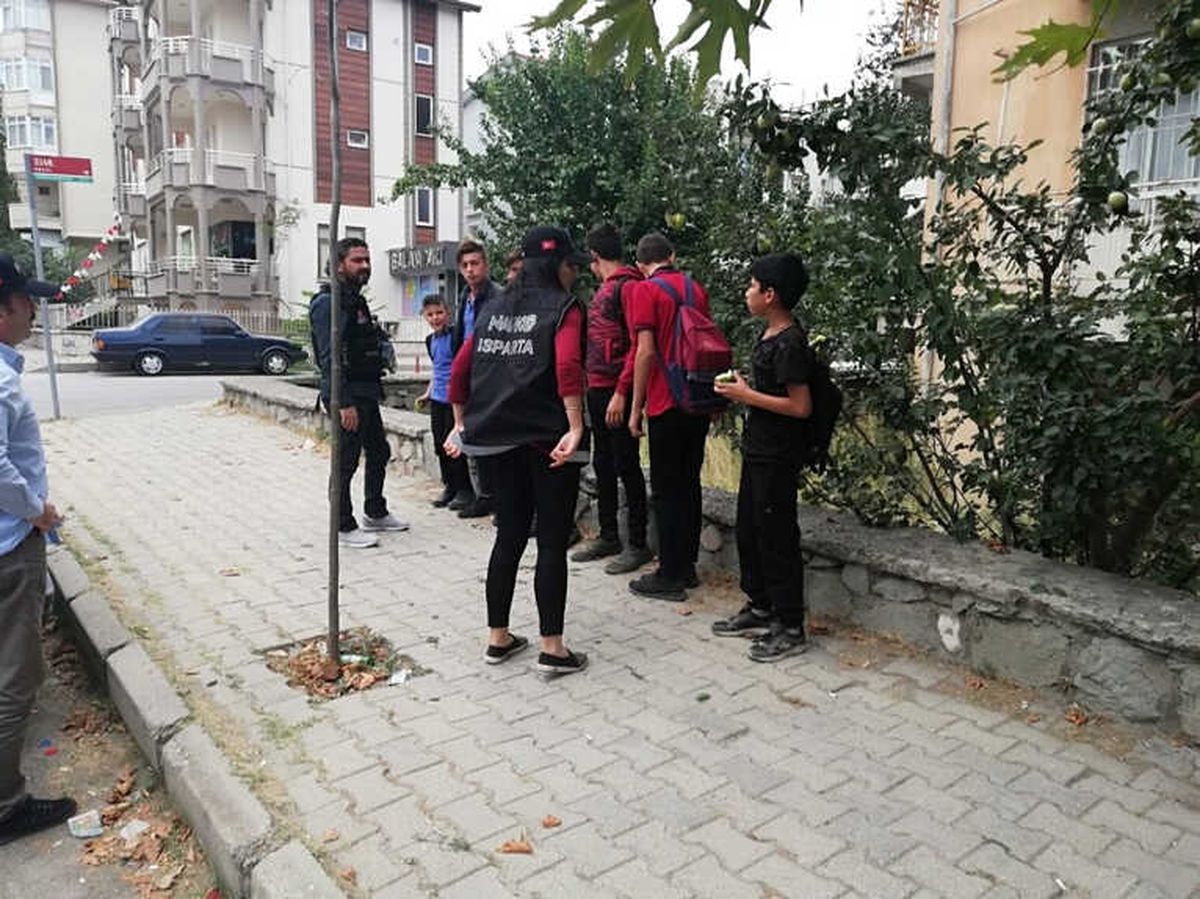 Isparta Emniyeti\'nden Okul Çevrelerinde Denetim