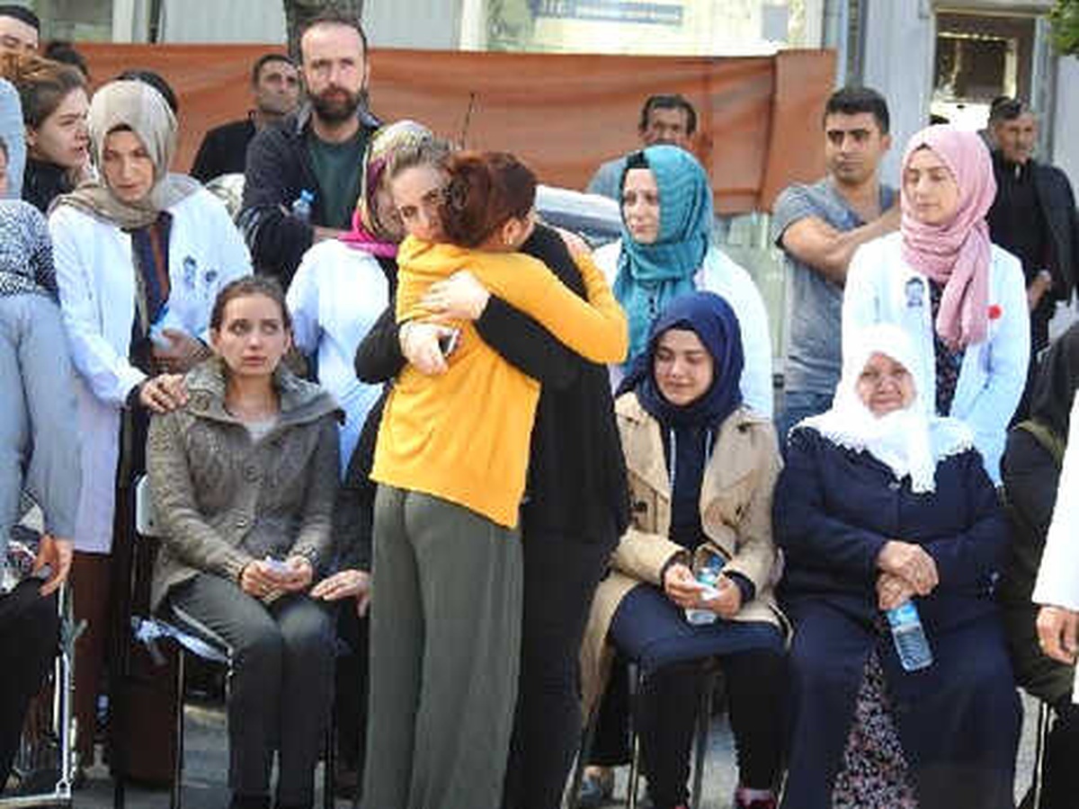 Kalp Krizinden Ölen Teknisyene Görev Yaptığı Hastanede Veda