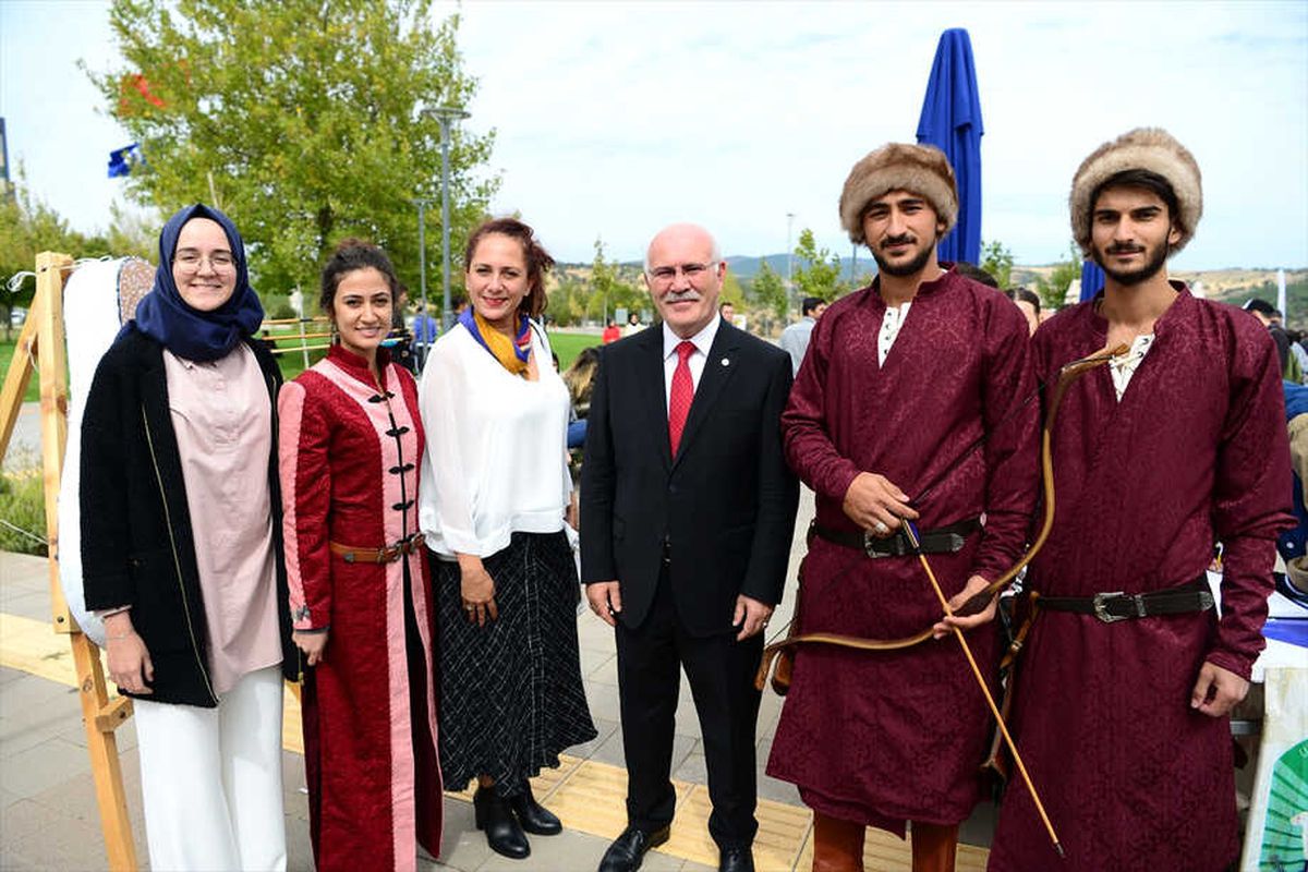 Uşak Üniversitesinde Aşure Dağıtıldı