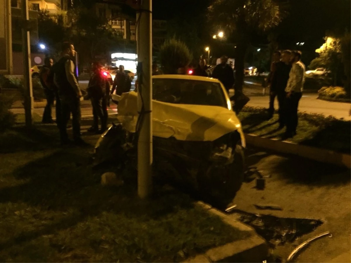 Zonguldak\'ta 2 Araç Çarpıştı; 1\'i Ağır 7 Yaralı