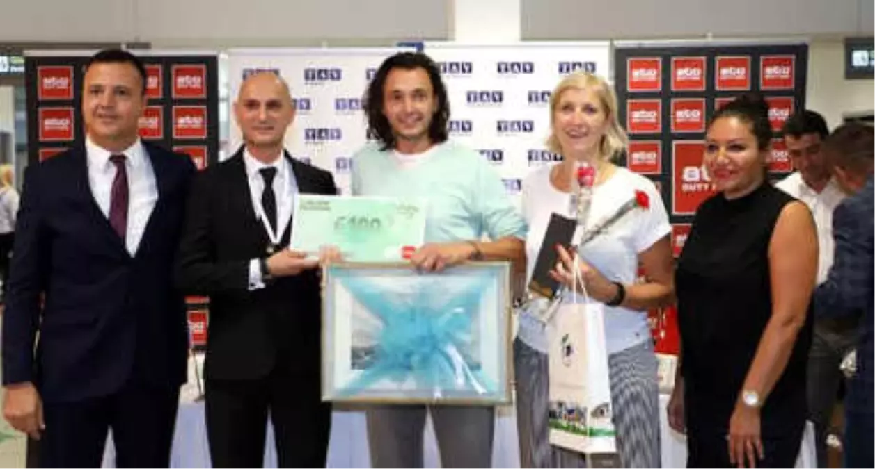 1 Milyonuncu Yolcu Olan Belçikalı Çifte Sürpriz Karşılama