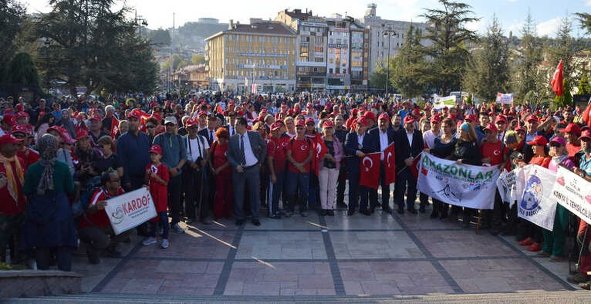 105 Kilometrelik "Atatürk ve İstiklal Yolu Yürüyüşü" Sona Erdi