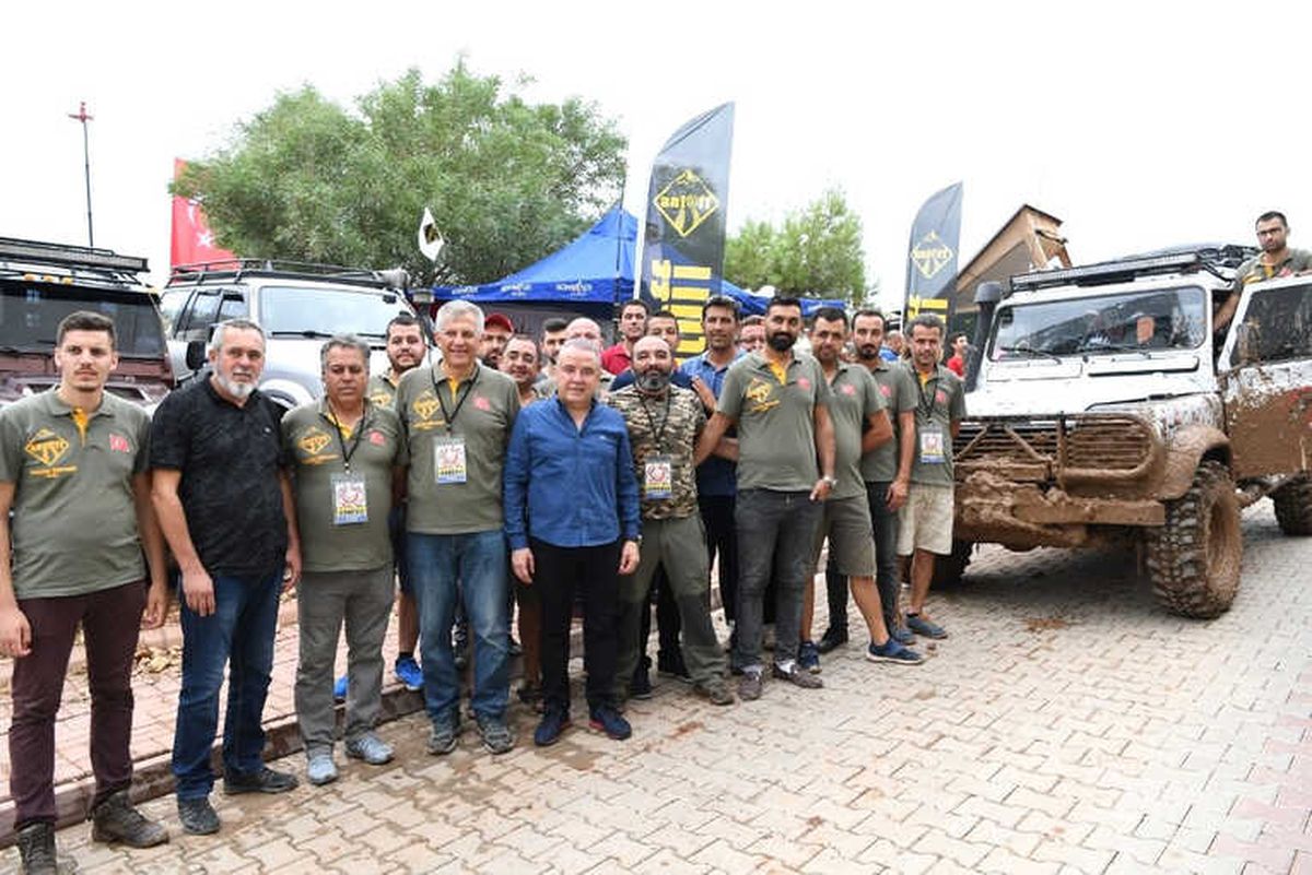 Başkan Böcek, Hobi Fest\'te Off-road Yaptı..