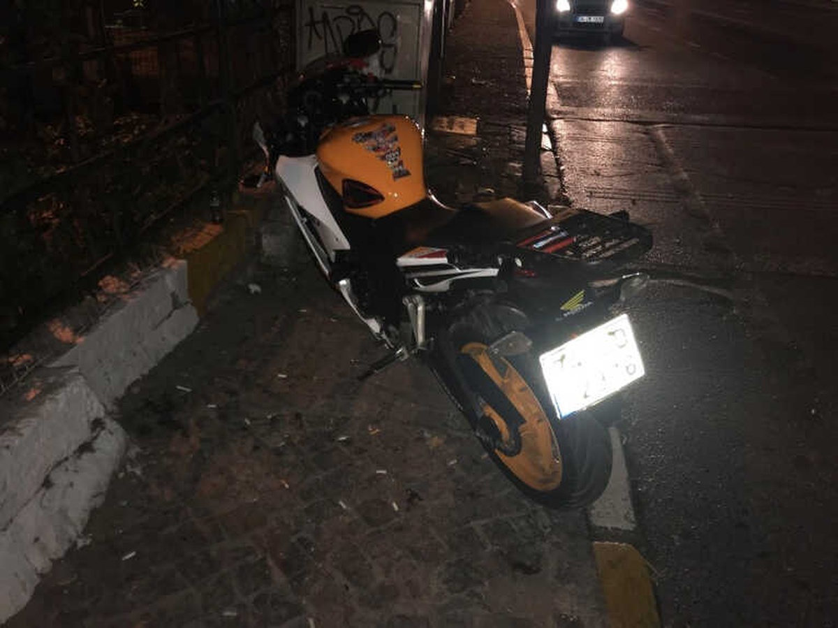 Beyoğlu\'nda Motosiklet Kazası; 2 Yaralı