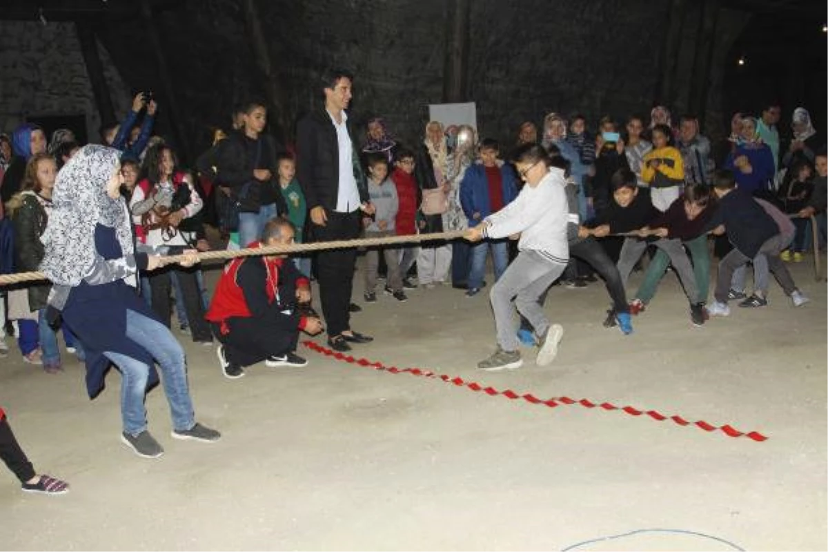 Çocuklar, Yerin 150 Metre Altında Oyun Oynadı