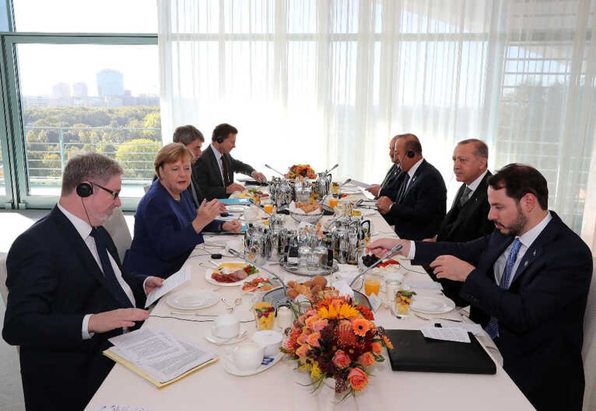 Erdoğan, Merkel\'le Kahvaltıda Bir Araya Geldi