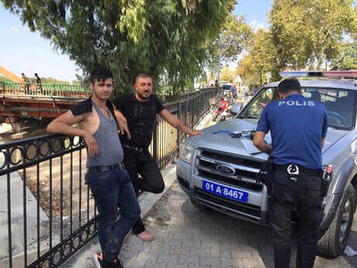 İntihar İçin Nehre Atlayan Kişiyi Kurtardılar