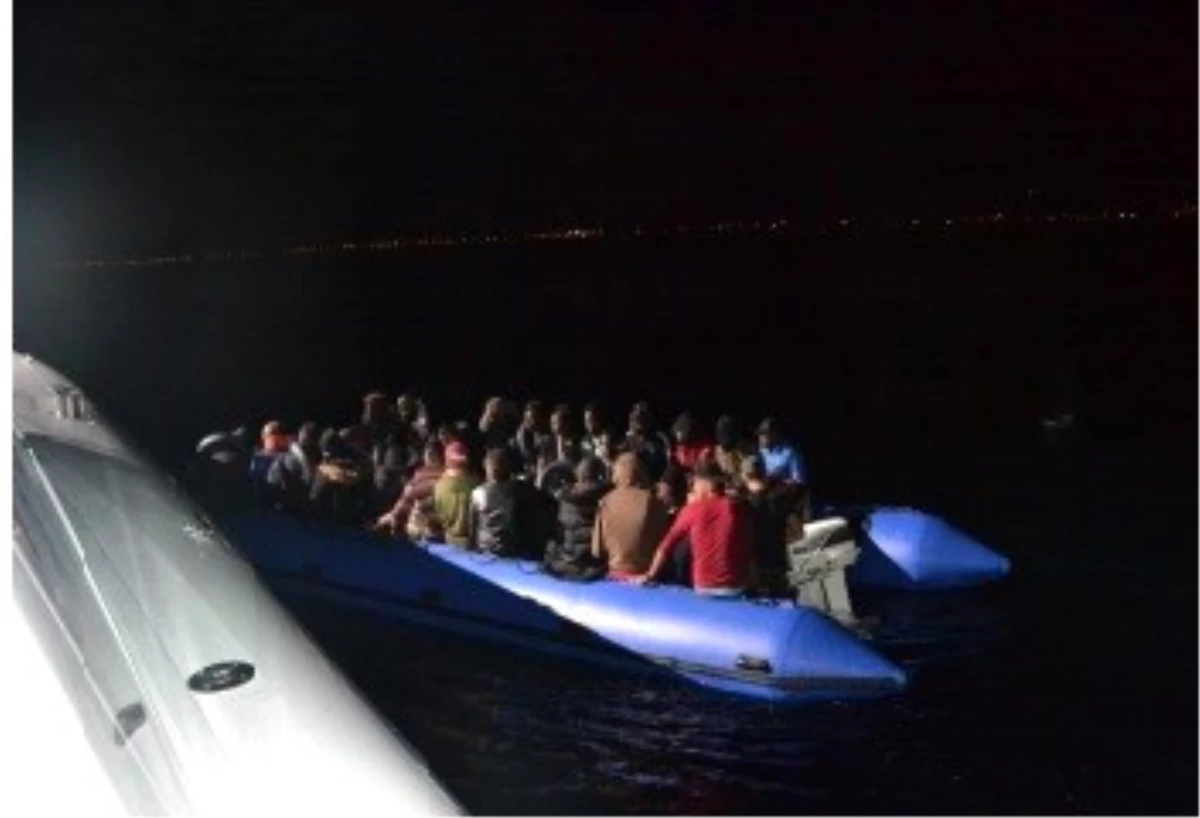 İzmir\'de 61 Düzensiz Göçmen Yakalandı