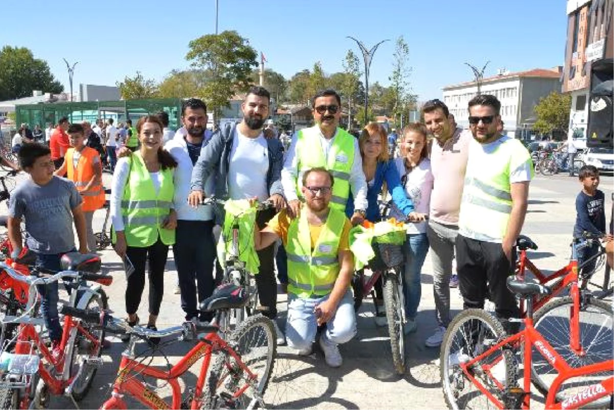 Kırşehir\'de Bisiklet Etkinliğine Yüzlerce Vatandaş Katıldı