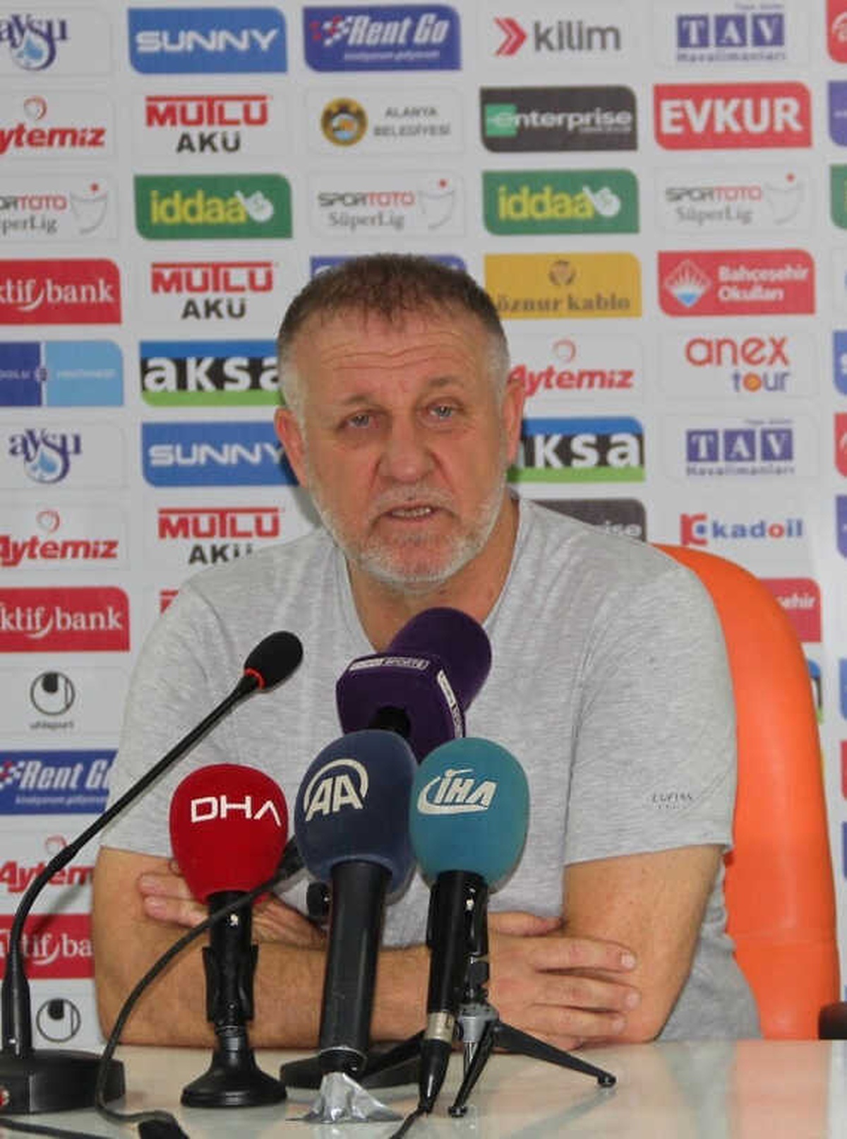 Mesut Bakkal: "Oyuncular Karakter Fışkırması Yaptı"