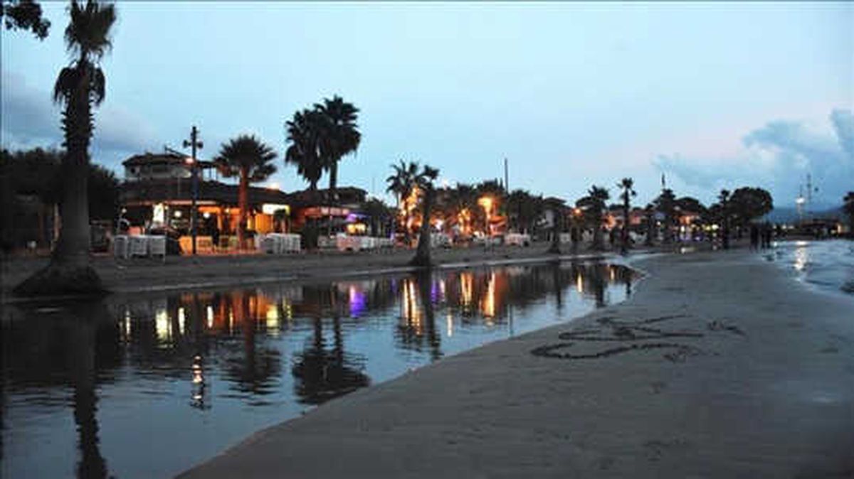 Muğla\'da Deniz Suyu 20 Metre Çekildi