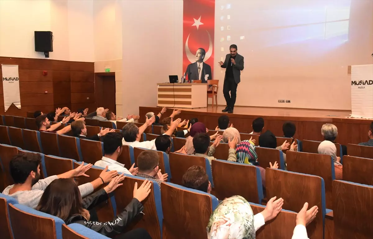 Muğla\'da "Eski Türkiye\'den Çık, Yeni Türkiye\'nin Yolu Açık" Semineri