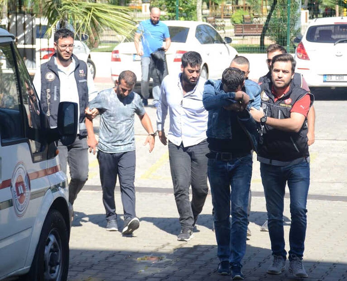 Nazilli\'de Piyasa Değeri 100 Bin Lira Olan 232 Gram Eroin Yakalandı