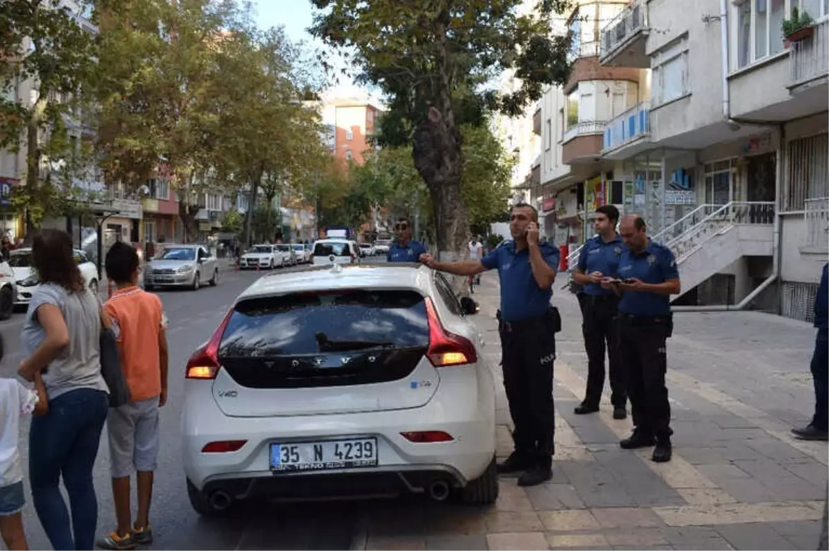 Otomobilde Bırakılan Küçük Çocuk Polisi Alarma Geçirdi