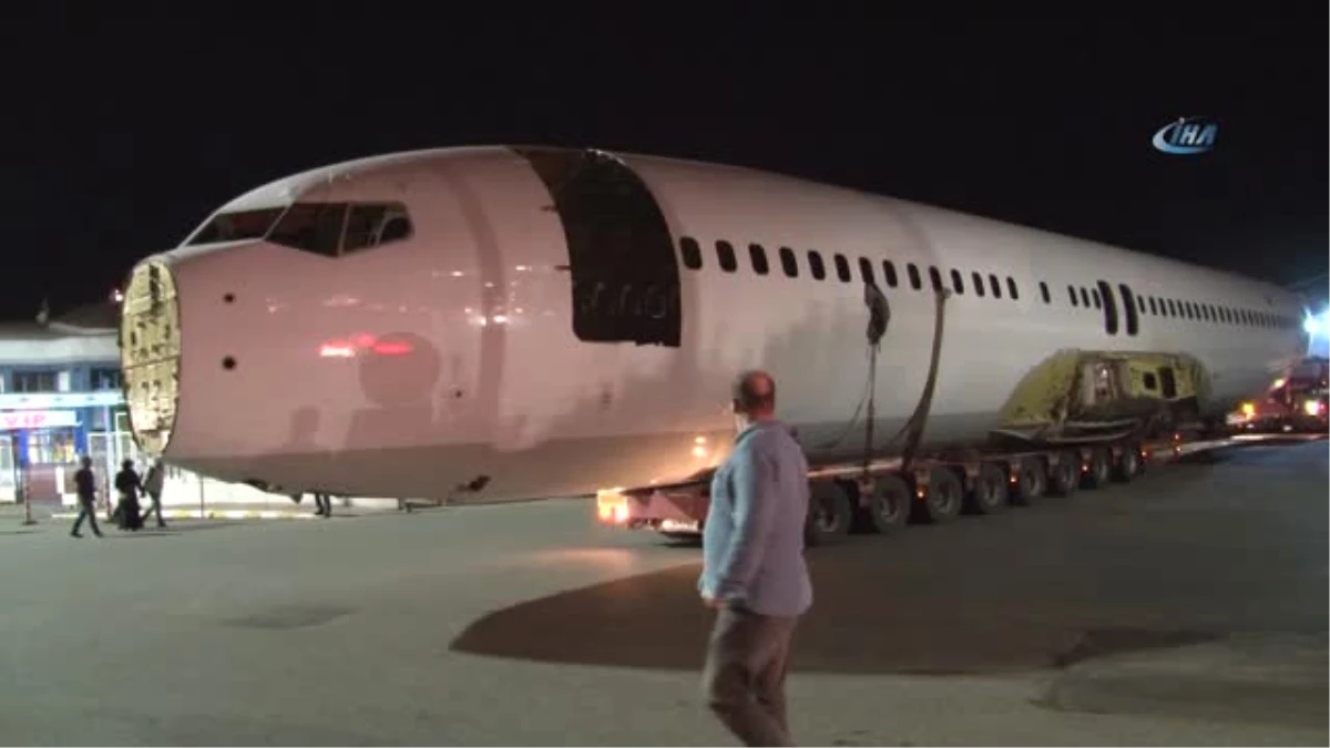 Pistten Çıkan Uçak 260 Gün Sonra Yeni Yerine Karayolu ile Taşındı