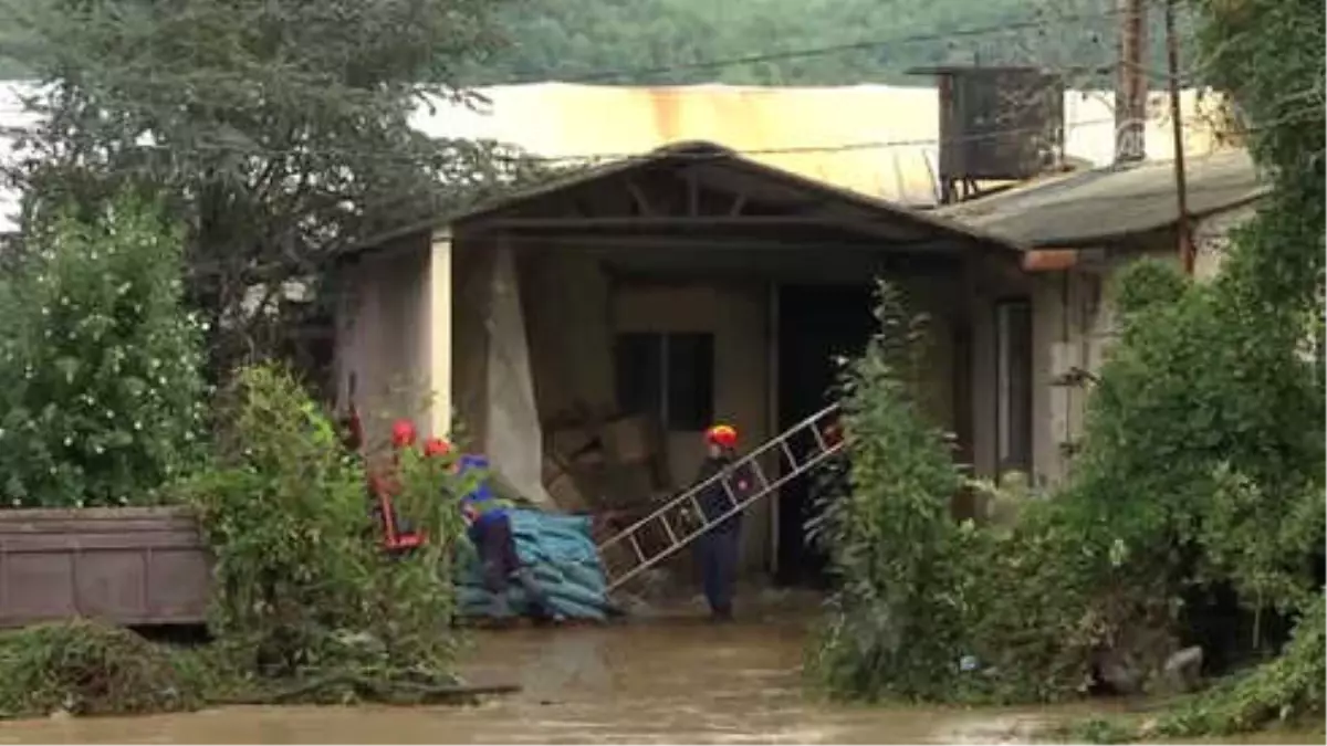 Beykoz\'da Şiddetli Yağış (5)