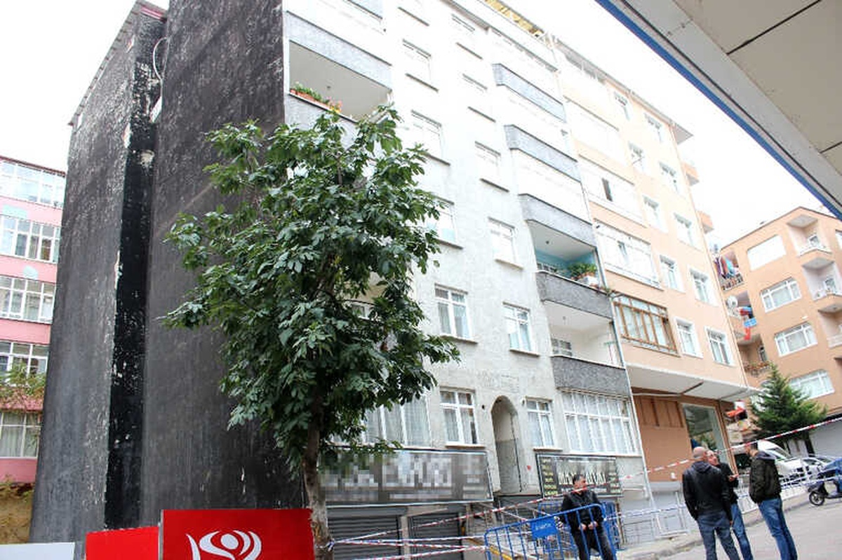 Bina Yıkılma Riskine Karşı Boşaltıldı