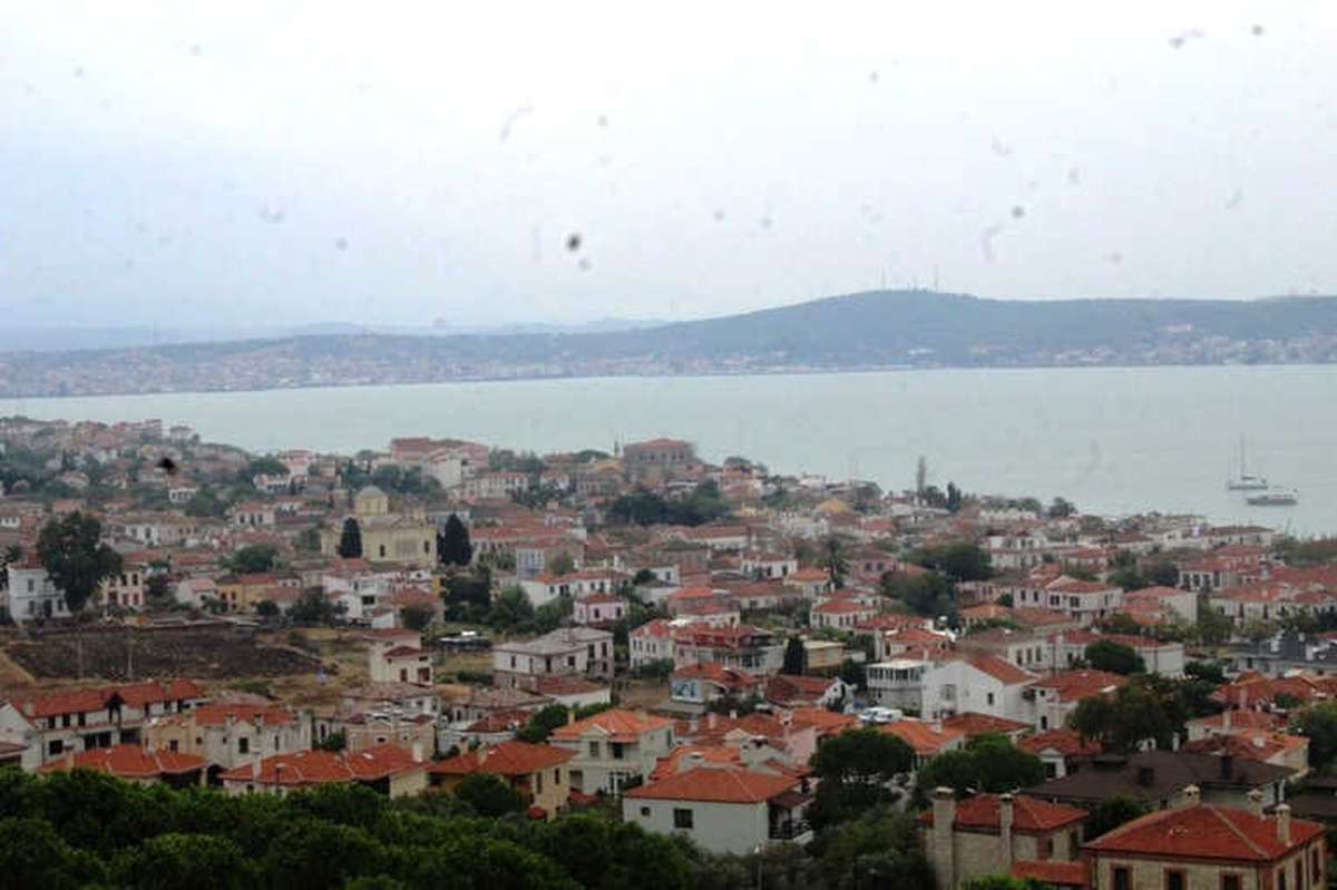 Ege\'de Beklenen Fırtına Yerini Yağışa Bıraktı