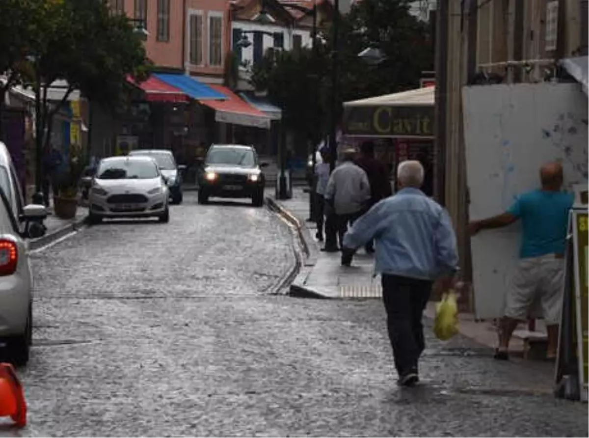 Fırtına, Şiddetiyle Değil Söylemiyle Çeşme\'yi Yıktı