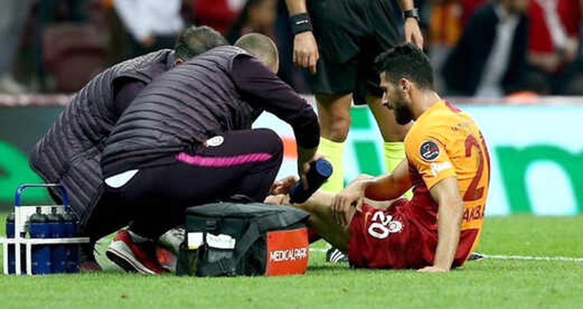 Galatasaraylı Emre Akbaba Ameliyat Oldu