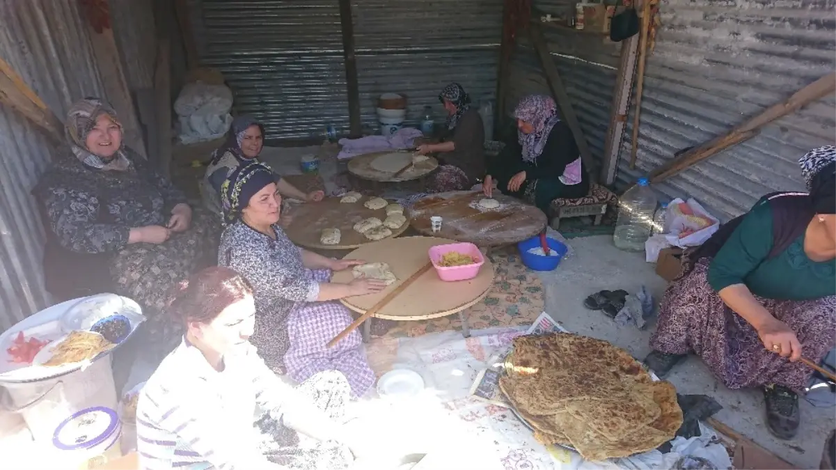 Komşulardan İmece Usulü ile Gözleme