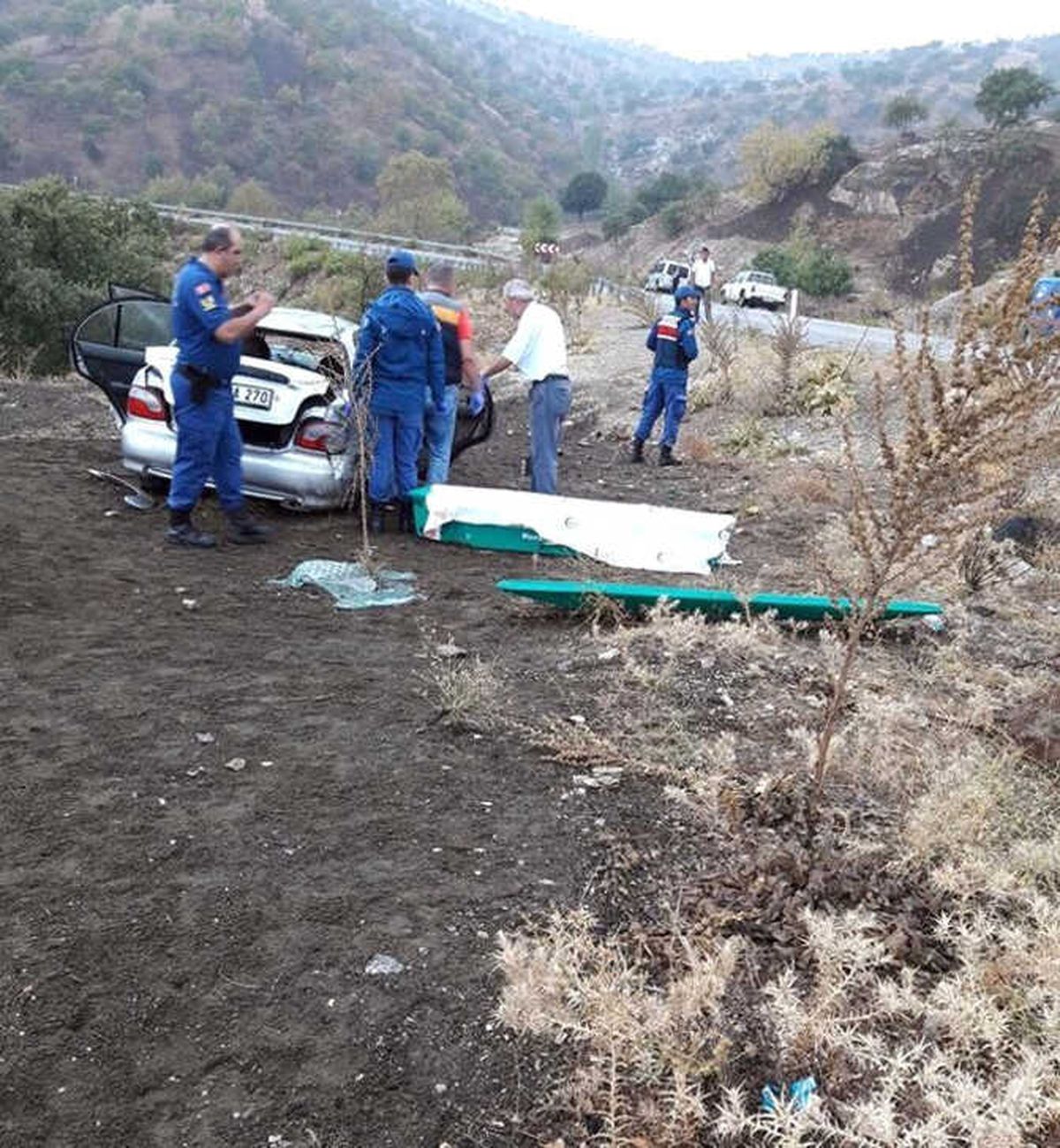 Manisa\'da Otomobil Yoldan Çıkarak Devrildi: 1 Ölü, 3 Yaralı