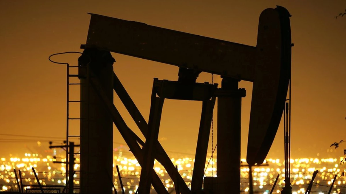 Petrol Fiyatlarının 100 Doları Bulması Dünya Ekonomisi İçin Ne Anlama Gelir?