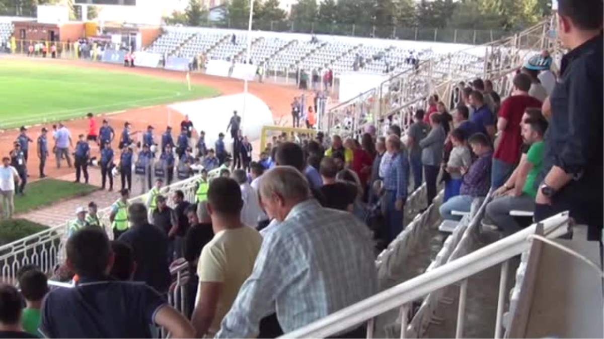 Tokatspor - Fethiyesor Maçı Sonrası Taraftarlarla Oyuncular Tartıştı