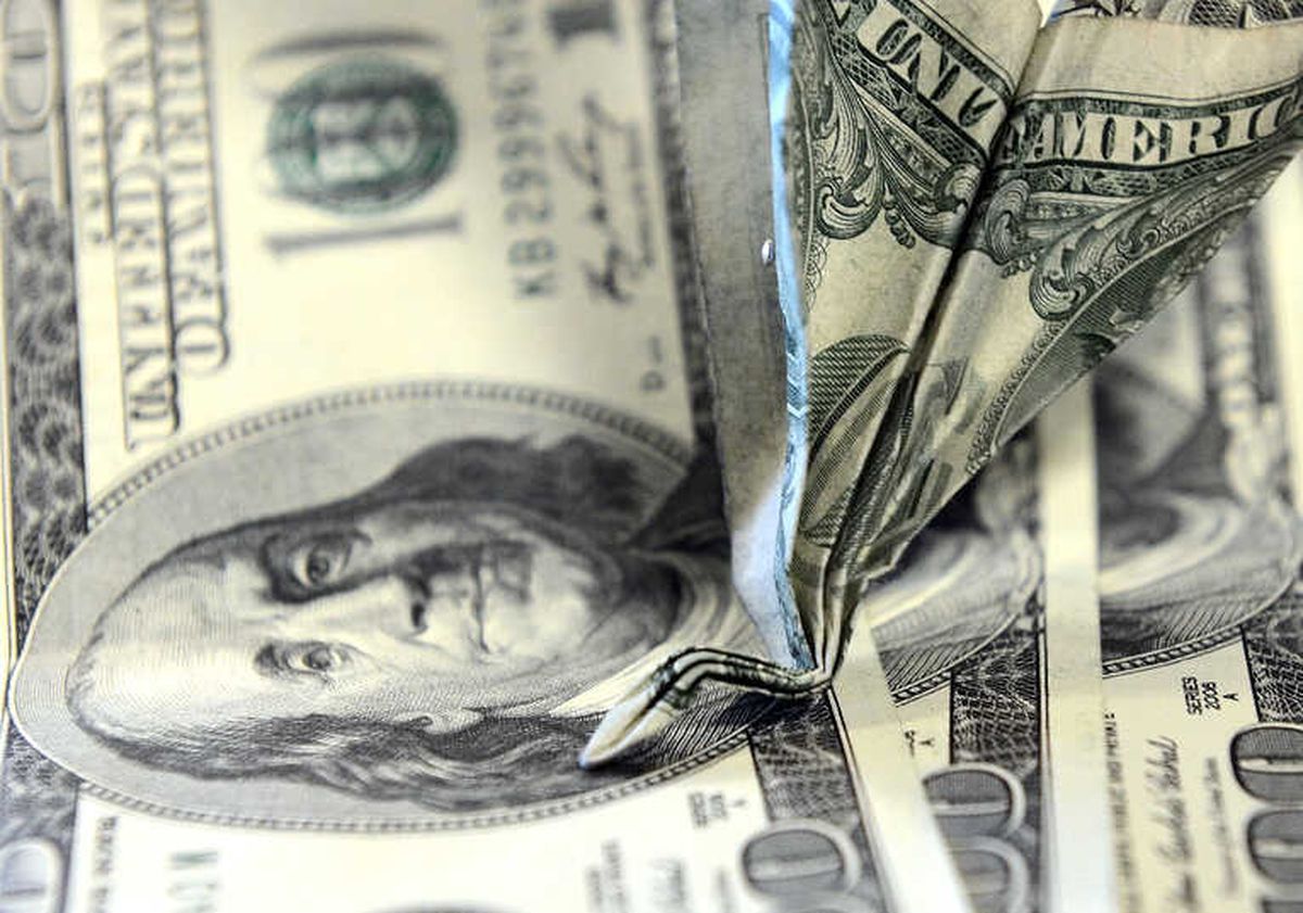 Dolar 6 TL\'nin Altına Geriledi