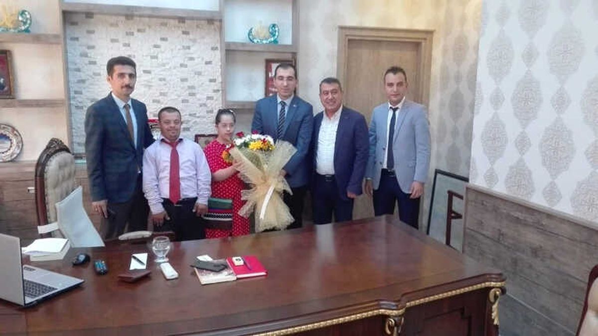 Kaymakam Özdemir\'e Özel Çocuklardan Ziyaret