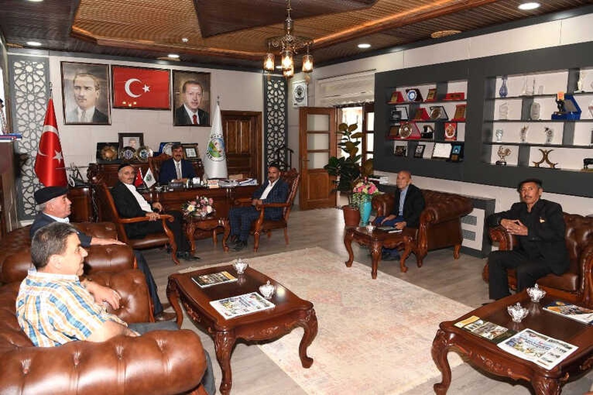 Mahalle Sakinlerinden Başkan Asya\'ya Teşekkür Ziyareti