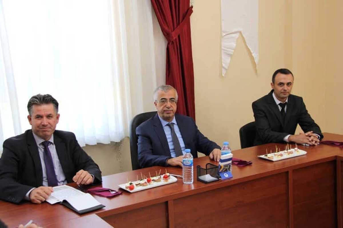 Rektör Şengörür: "Öğrencileri Çok İyi Anlamamız Lazım"