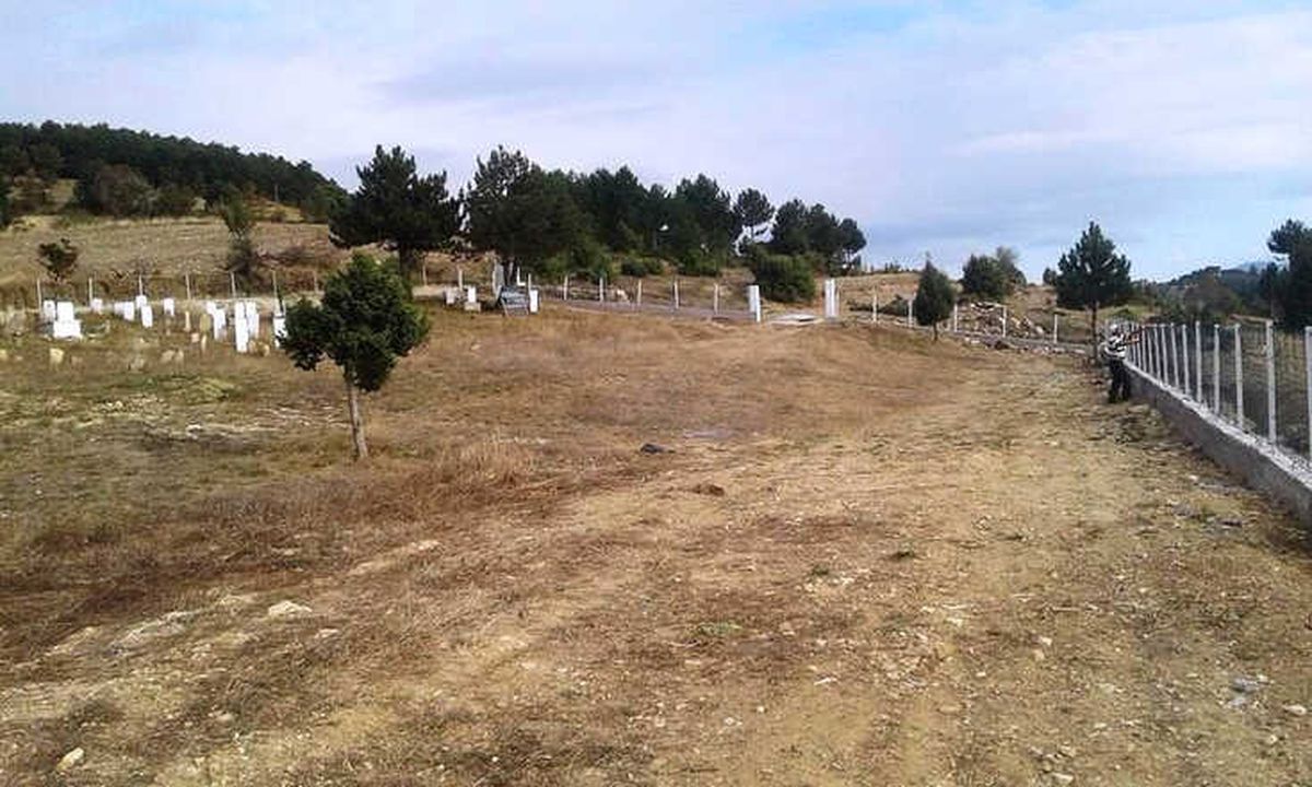 Ulaşlar Köyü Mezarlığına Çevre Duvarı Yapımı