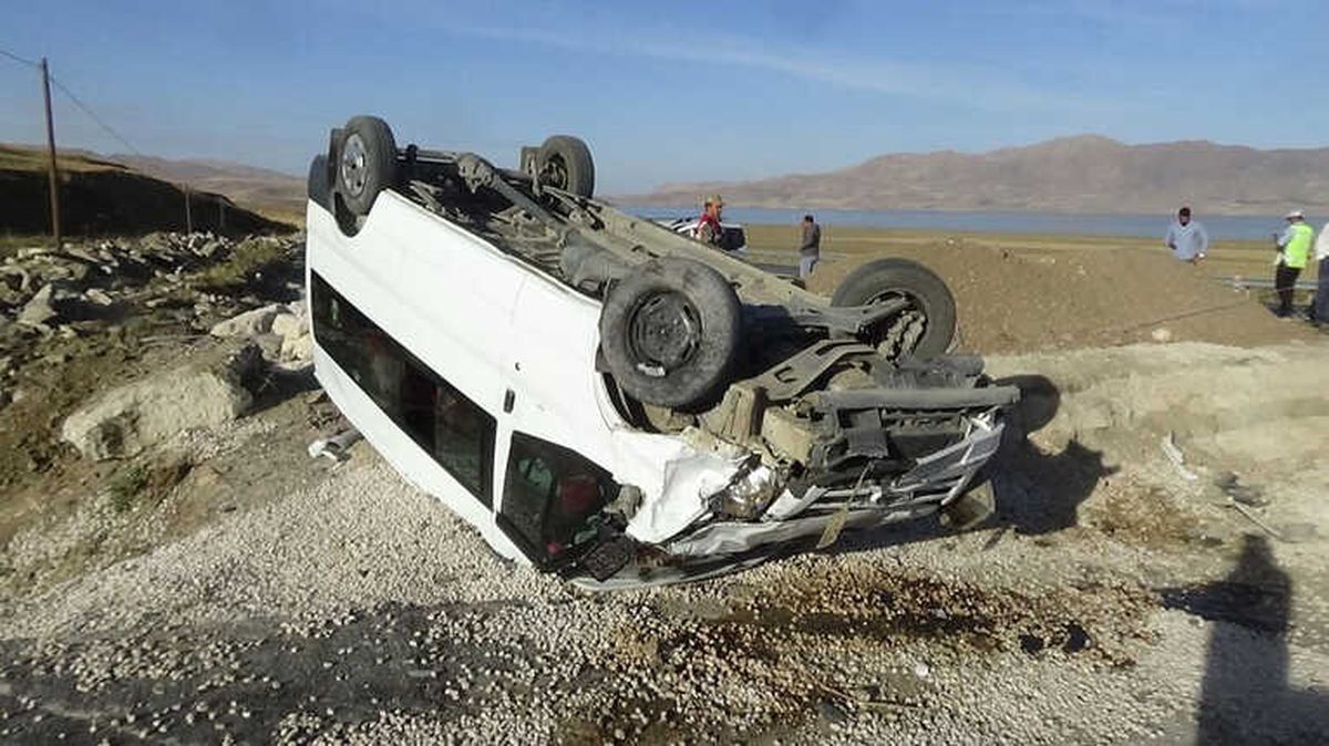 Van\'da Öğrenci Servisi Kaza Yaptı: 10 Yaralı
