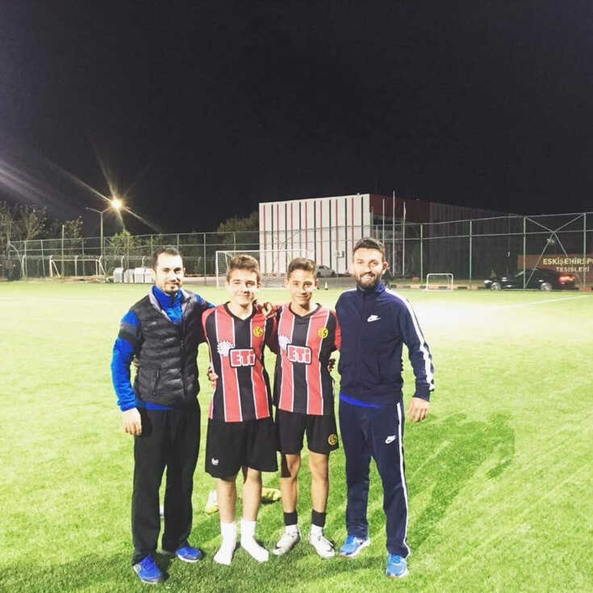 1308 Osmaneli Spor\'un 2 Futbolcusu Eskişehirspor\'a Transfer Edildi