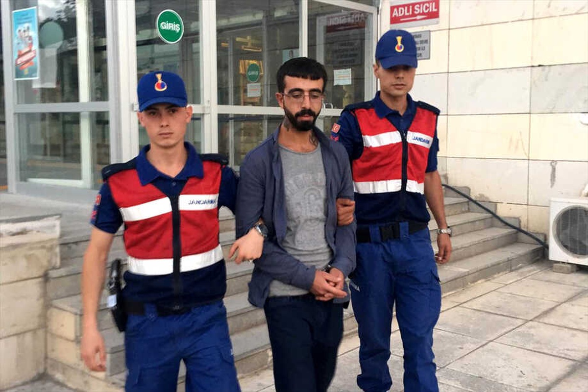 16 Ayrı Suçtan Aranan Zanlı Hırsızlık Yaparken Yakalandı