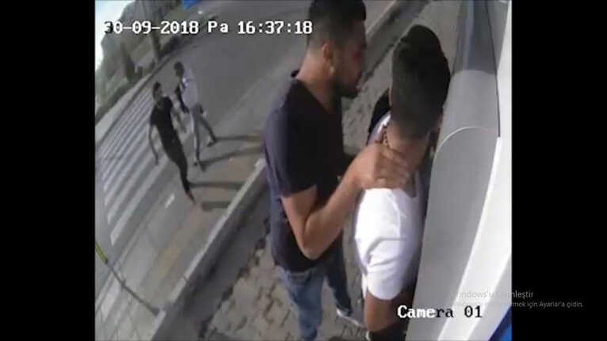 Atm\'ye İğne Deliği Kadar Gizli Kamera Yerleştirdiler