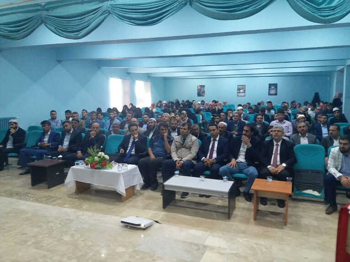 Çaldıran\'da "Camiler ve Din Hizmetine Adanmış Ömürler" Konferansı