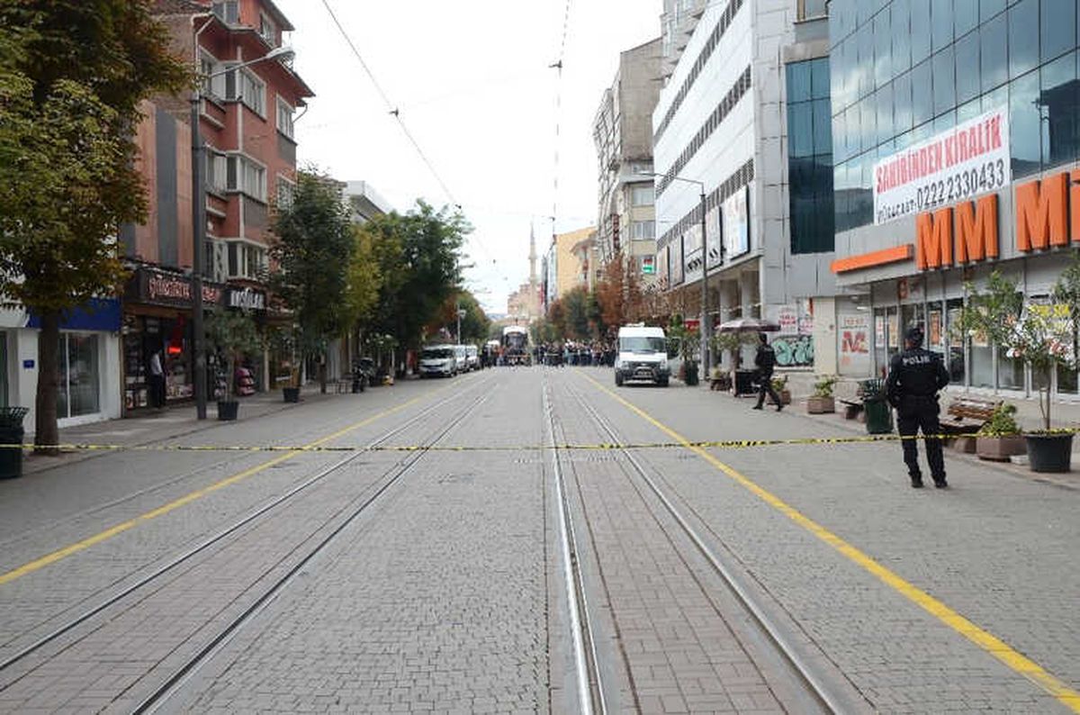 Eskişehir\'de Şüpheli Valiz Paniği